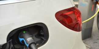 Ricarica auto elettriche, ARERA “Prezzo medio wallbox 1200 euro”
