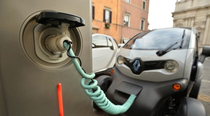 Mobilità elettrica. Sardegna, al via bando per le colonnine di ricarica