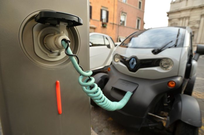 STAZIONE DI RICARICA PER AUTO ELETTRICHE