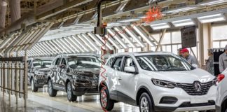 Renault firma accordo per organizzazione ibrida del lavoro