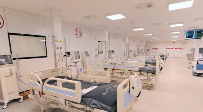 Covid, continua il calo dell’incidenza ma l’Rt sale a 0,89