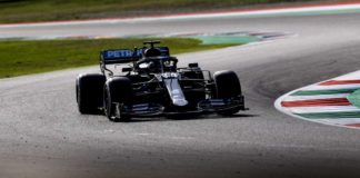 Pole n.100 per Hamilton, Ferrari in seconda fila con Leclerc