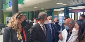 Musumeci visita hub vaccini Agrigento “Uscire presto dal tunnel”