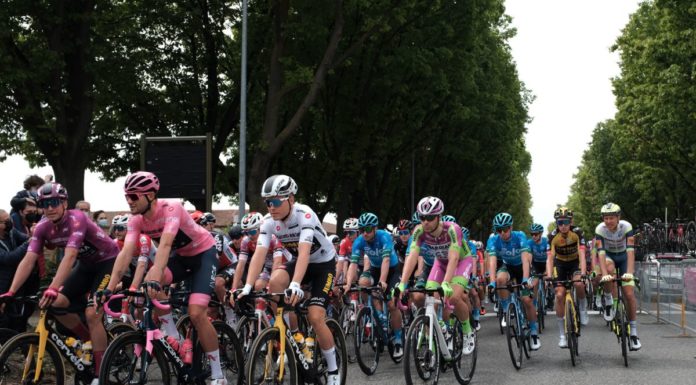 Merlier vince in volata 2^ tappa a Novara, Ganna resta rosa