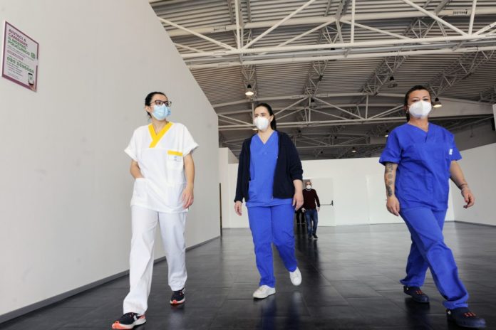 BARI, COVID  HOSPITAL  FIERA DEL LEVANTE  TULIPANI  SOSPESI