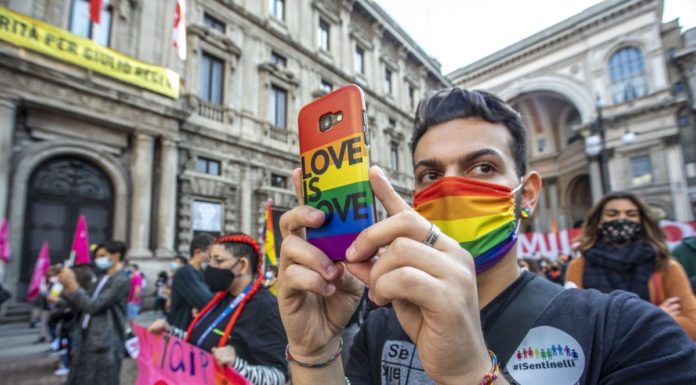 Omotransfobia, secondo un sondaggio 60% italiani favorevole a ddl Zan