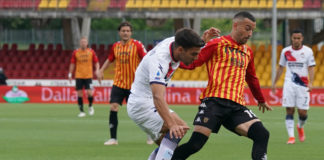 Lapadula e Simy, 1-1 col Crotone, Benevento nei guai
