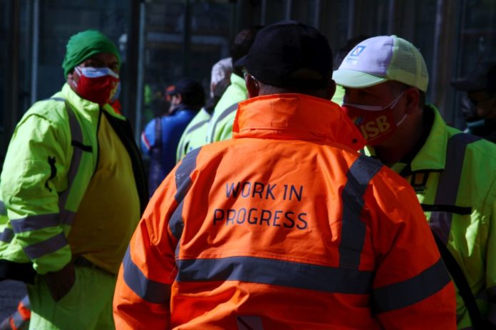 PRESDIO DEI LAVORATORI DELLA MANUTENZIONE DELLE STRADE DELLA CAMPANIA IN PIAZZA DANTE