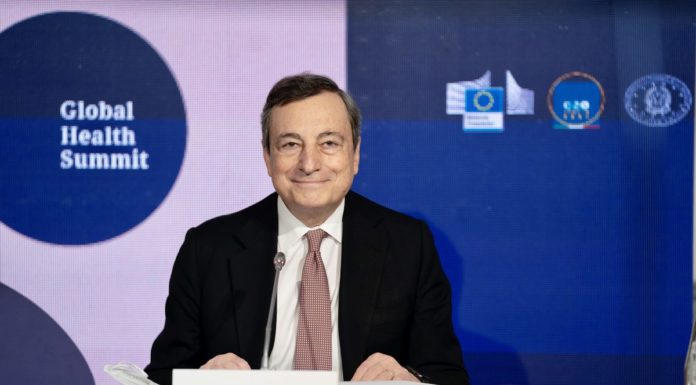 Draghi “Italia favorevole a sospendere i brevetti sui vaccini”