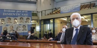 Mattarella “Non esistono zone grigie, o contro la mafia o si è complici”