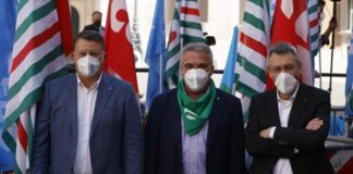 Sindacati in piazza per la proroga del blocco dei licenziamenti