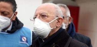 De Luca “Il 15% dei campani non vuole vaccinarsi”