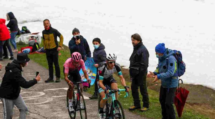 Yates vince la 19^ tappa del Giro, Bernal resiste in rosa