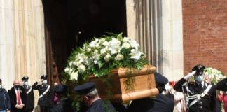 Milano dà l’ultimo saluto a Carla Fracci