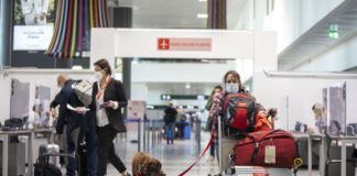 Covid, Commissione UE: no test di viaggio e quarantena per i vaccinati