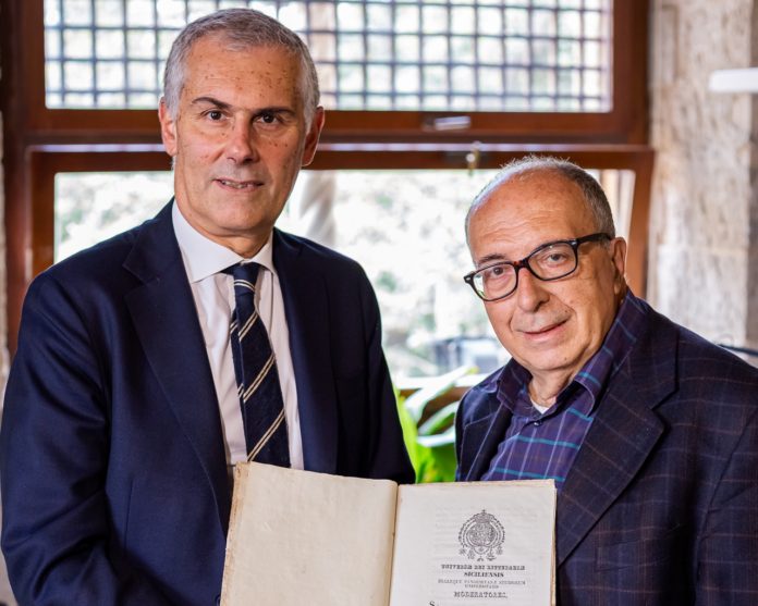 Donazione Diploma di Laurea dell'800, da parte del prof. Giuffrida (UnipaPress) (4)bis