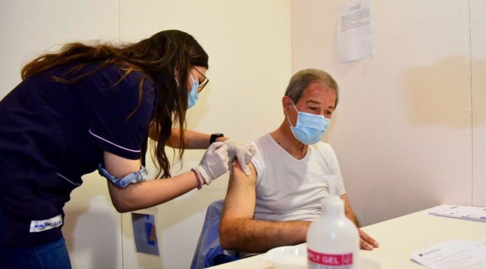 Governatore Musumeci si è vaccinato a Catania