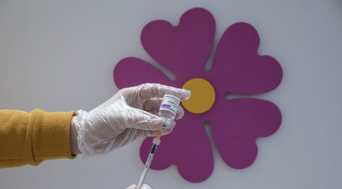 Vaccino: da domani dosi ai maturandi, Sicilia prima regione d’Italia