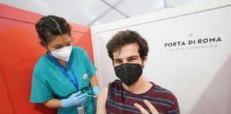 I giovani della generazione post-covid “Sì al vaccino, basta Dad!”