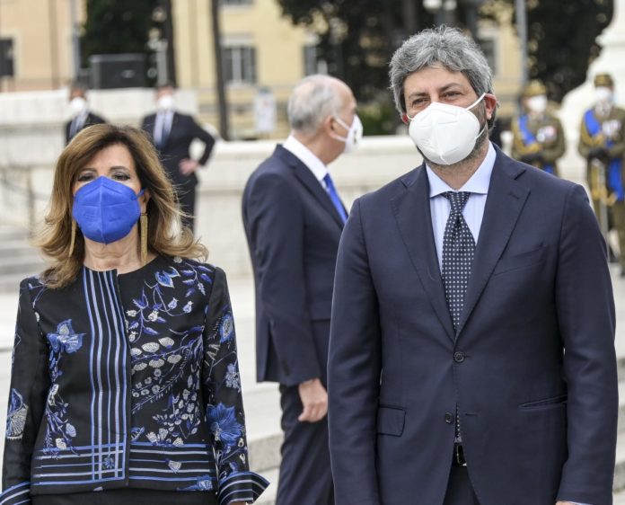 MARIA ELISABETTA ALBERTI CASELLATI SENATO
ROBERTO FICO CAMERA DEI DEPUTATI