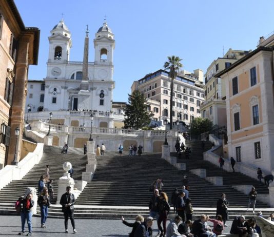Sulle vacanze di Pasqua pesa la guerra, previste 200.000 presenze in meno rispetto allo scorso anno