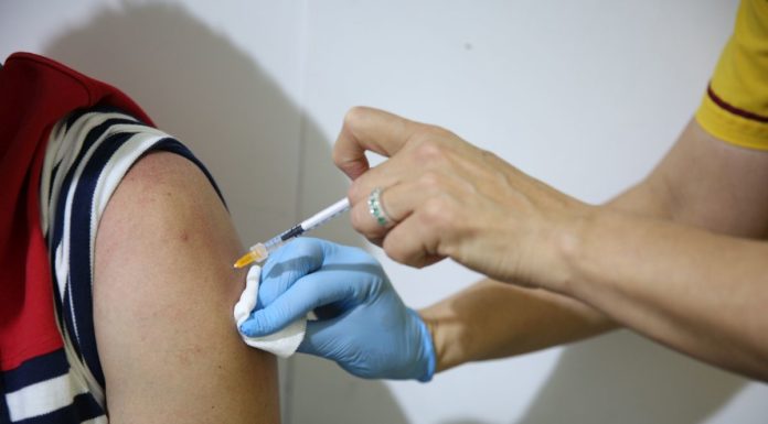 Vaccino, Solinas “Quasi il 50% dei sardi ha ricevuto la prima dose”