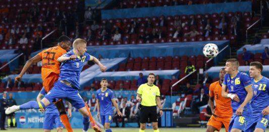 Netherlands, Dumfries to miss clash against Poland