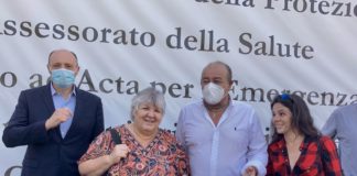 Covid, figlia Che Guevara visita hub vaccinale di Palermo