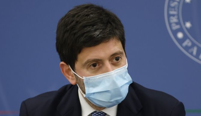 Speranza “Mix vaccinale ha dato buoni risultati”