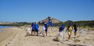 Una tonnellata di rifiuti recuperata in tre spiagge italiane