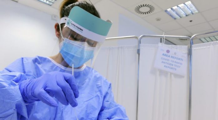 Covid, nuovi casi in lieve crescita e tasso positività a 0,68%