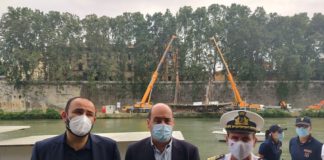Rimosso relitto dal Tevere, Zingaretti “atto d’amore per Roma”