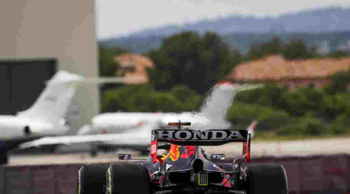 Verstappen guida le libere in Francia, Mercedes inseguono