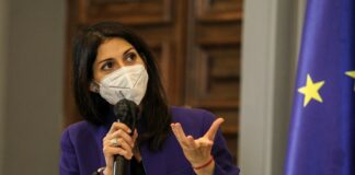 Roma, Raggi “Già erogati sostegni microcredito a 45 famiglie”
