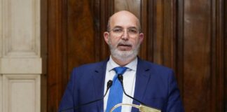 M5S, Crimi “Il voto non può avvenire su Rousseau”