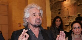 M5S, Grillo a Crimi “Autorizza entro 24 ore il voto su Rousseau”