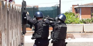 Tragedia vicino Roma, morti anziano e due bambini colpiti da spari in strada