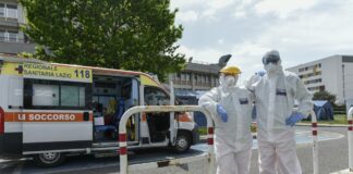 Covid, 882 nuovi casi e 21 decessi in 24 ore