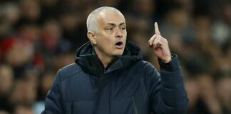 Mourinho sbarca a Roma, tifosi giallorossi in festa