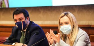 Ue, Salvini e Meloni firmano la “Carta dei valori” con Orban