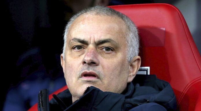 Mourinho “La Roma vuole costruire una squadra e un futuro vincenti”