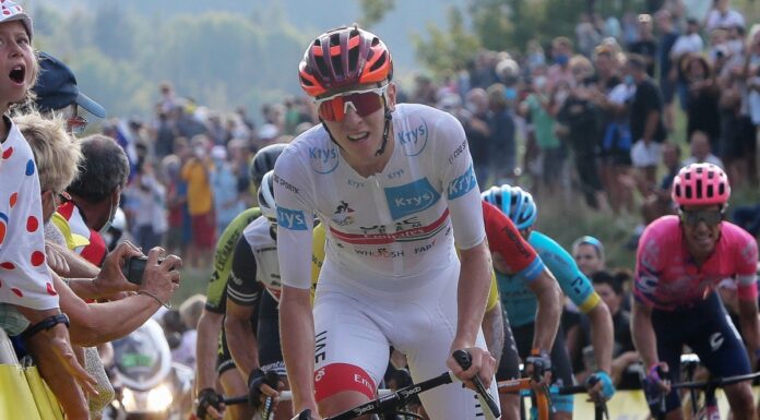 Pogacar si prende la maglia gialla al Tour de France