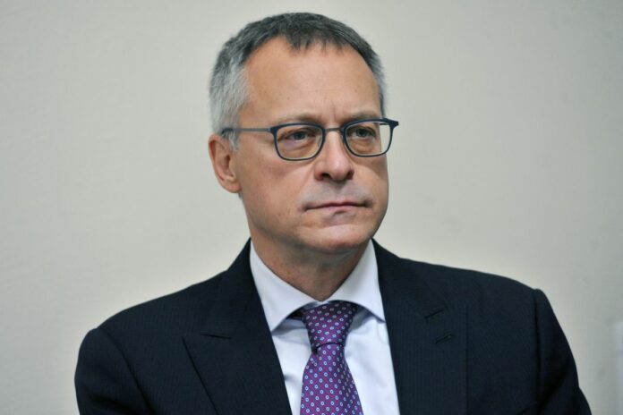 TEATRO PICCINNI, CONFINDUSTRIA PIU' SUD PIU' EUROPA IL FUTURO E' OGGI