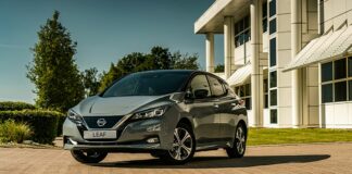Nissan LEAF 100% elettrica ora si sente con “Canto”