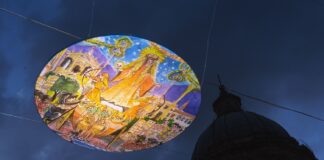 Cubi e cerchi sospesi sul sagrato della Cattedrale di Palermo. Omaggio a Santa Rosalia