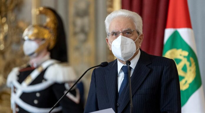 Mattarella conferisce “motu proprio” onorificenze a Nazionale