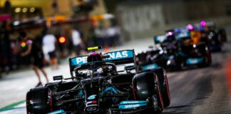 Hamilton batte Verstappen: partirà davanti in sprint race Silverstone