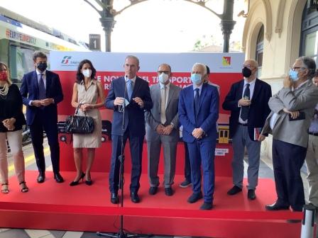 Treni pop, Falcone “Trasporto su ferro in Sicilia non più secondario” Treni pop, Falcone “Trasporto su ferro in Sicilia non più secondario”