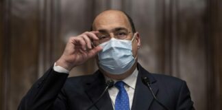 Zingaretti “Una vergogna invitare i giovani a non vaccinarsi”