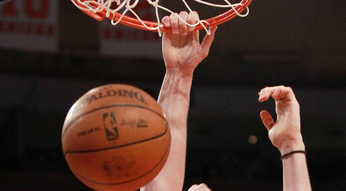 Bucks sul trono Nba dopo 50 anni, Phoenix si arrende 4-2